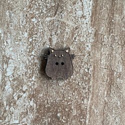 Cute handmade fat cat-shaped wooden buttons for scrapbooking and DIY crafts